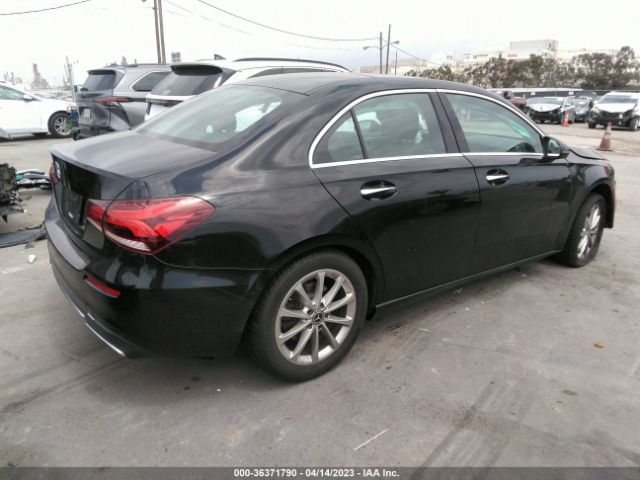 WDD3G4EB1KW003294 Mercedes-Benz A-class A 220