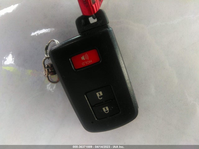 Toyota Prius C One/two/three/four 2015 JTDKDTB37F1096850 Image 3