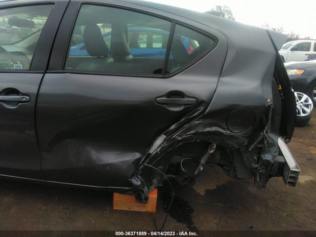 Toyota Prius C One/two/three/four 2015 JTDKDTB37F1096850 Image 8