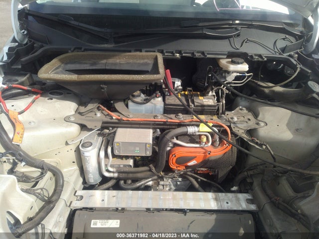 Tesla Model Y Long Range 2021 5YJYGDEE4MF219917 Image 10