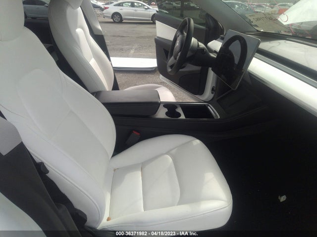 Tesla Model Y Long Range 2021 5YJYGDEE4MF219917 Image 5