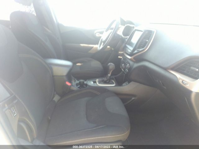1C4PJLCBXHD231583 Jeep Cherokee Latitude