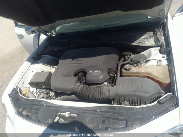 Chrysler 300 300c 2016 2C3CCAKGXGH117003 Image 10