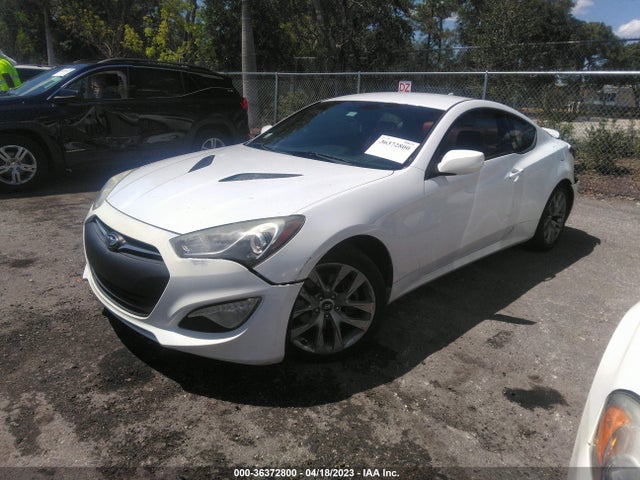 Hyundai Genesis Coupe 2.0t 2014 KMHHT6KD4EU114480 Image 2