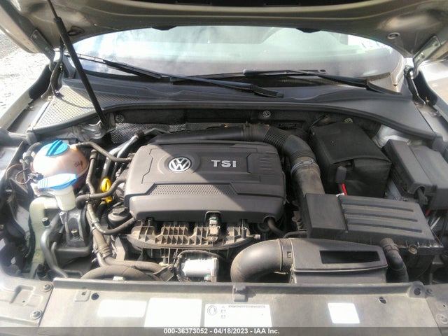 1VWBT7A3XEC032958 Volkswagen PASSAT SE