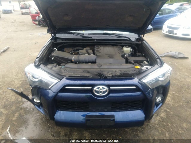 Toyota 4RUNNER SR5 2022 JTEMU5JR0N5999385 Image 10