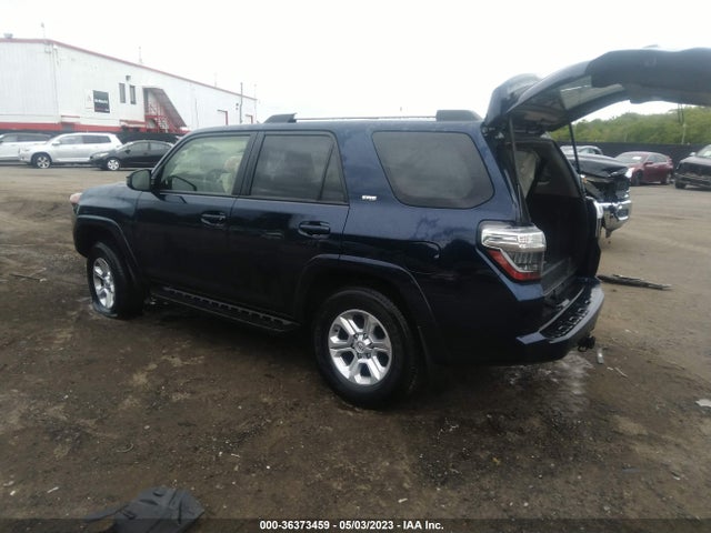 Toyota 4RUNNER SR5 2022 JTEMU5JR0N5999385 Image 3