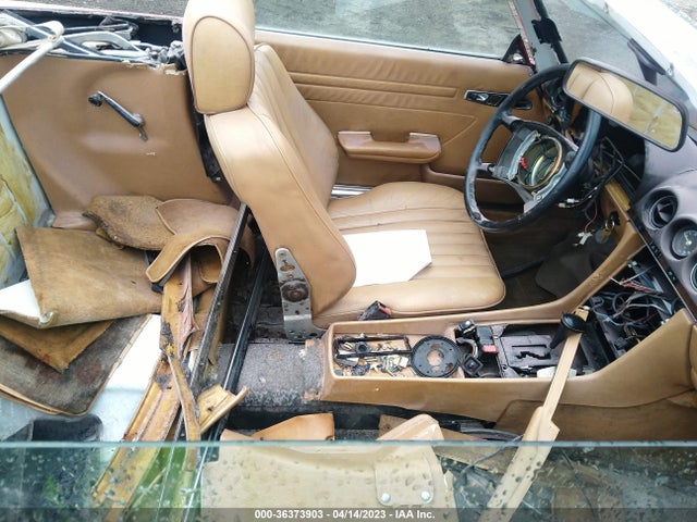 1988 MERCEDES-BENZ 560 SL VIN: WDBBA48D0JA079023