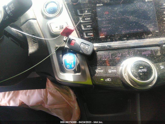 Toyota Prius V Two/five/three/four 2017 JTDZN3EU3HJ058955 Image 3