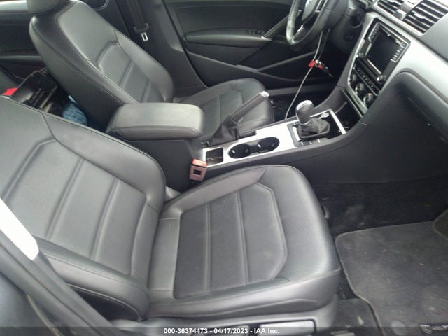 1VWLA7A38KC005599 Volkswagen Passat 2.0t Wolfsburg Edition