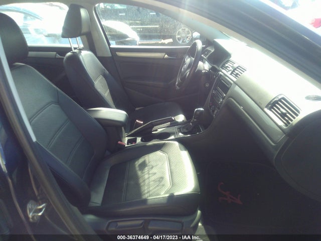 1VWAT7A37FC056678 Volkswagen Passat 1.8t Wolfsburg Ed