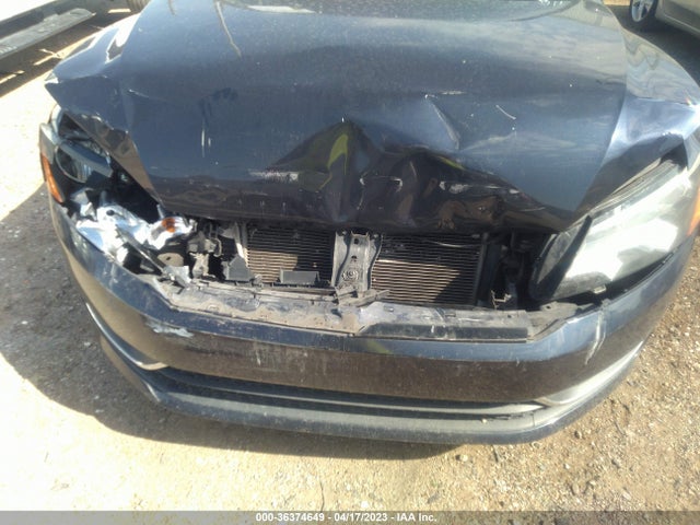1VWAT7A37FC056678 Volkswagen Passat 1.8t Wolfsburg Ed