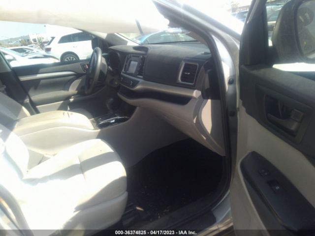 Toyota Highlander Le 2019 5TDZZRFH3KS338328 Image 6