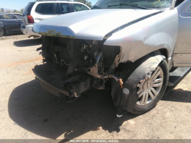 5LMJJ2J53EEL02392 Lincoln Navigator