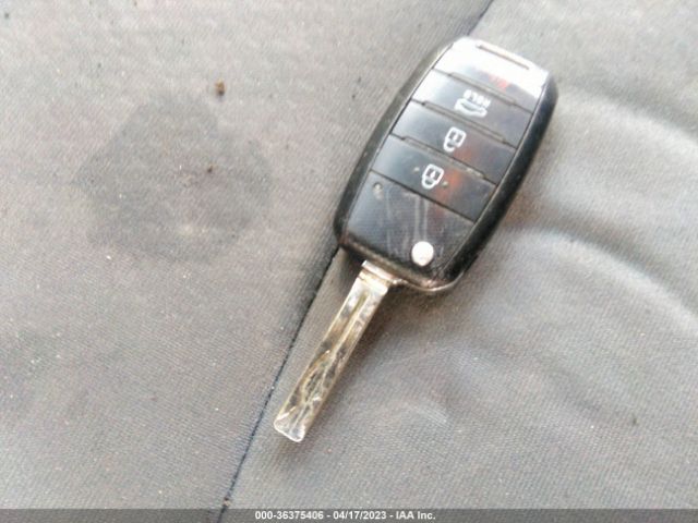 KNAGM4A77F5660311 KIA Optima Lx