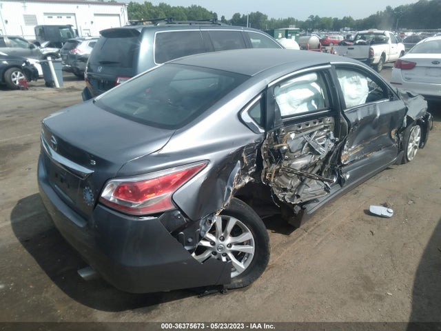 Nissan Altima 2.5 S 2015 1N4AL3AP0FC220468 Image 4