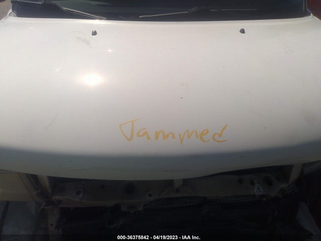 2004 SCION XB VIN: JTLKT324540145921