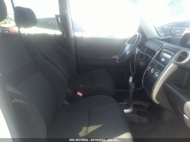 2004 SCION XB VIN: JTLKT324540145921