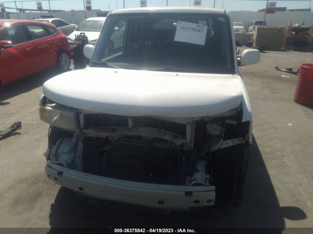 2004 SCION XB VIN: JTLKT324540145921