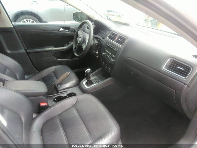 3VWD17AJ0EM238687 Volkswagen Jetta Sedan Se