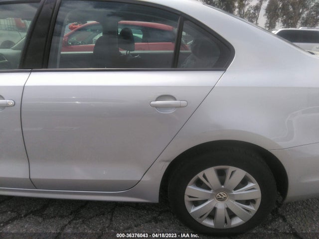 3VWD17AJ0EM238687 Volkswagen Jetta Sedan Se