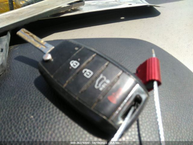 KNDJN2A27F7230698 KIA Soul Base