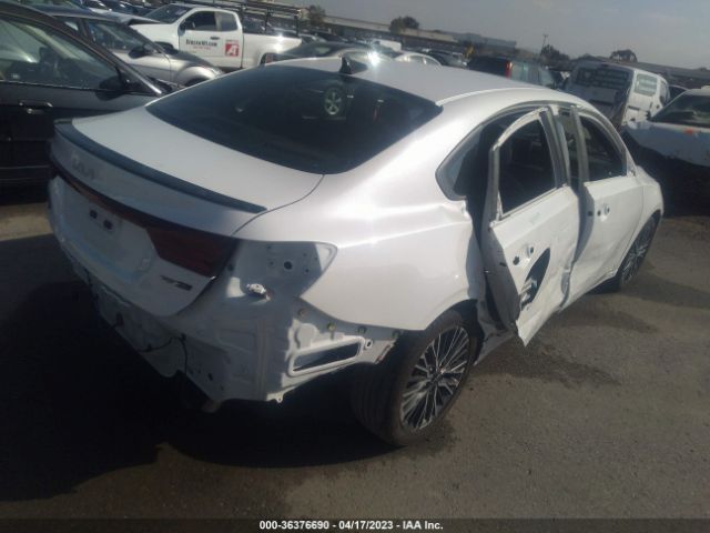 3KPF54AD3NE496866 KIA Forte Gt-line