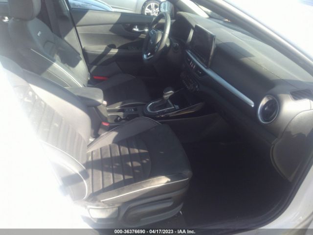 3KPF54AD3NE496866 KIA Forte Gt-line
