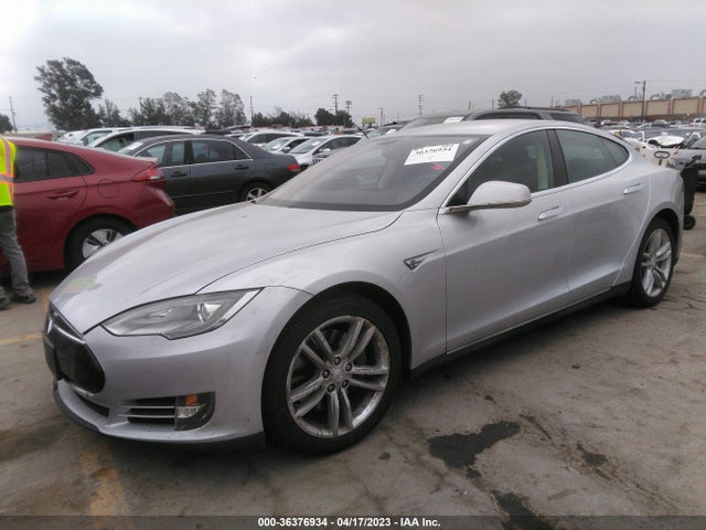 36376934 :رقم المزاد ، 5YJSA1CN6DFP23149 vin ، 2013 Tesla Model S مزاد بيع