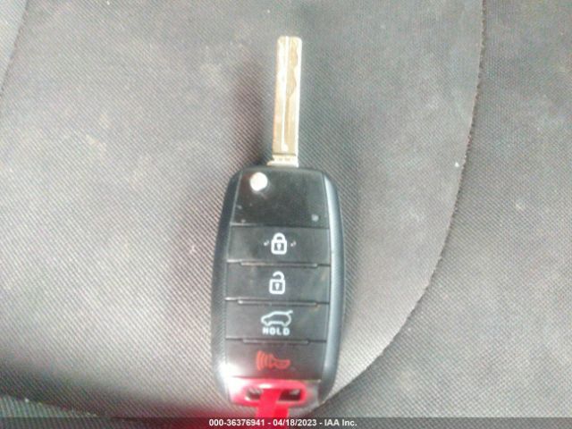 KNDJN2A2XJ7893210 KIA Soul Base