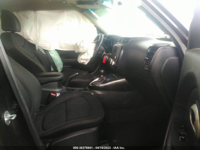 KNDJN2A2XJ7893210 KIA Soul Base