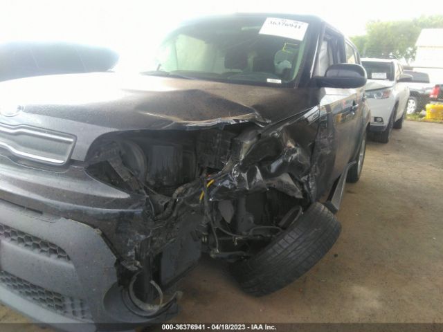 KNDJN2A2XJ7893210 KIA Soul Base