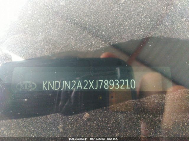 KNDJN2A2XJ7893210 KIA Soul Base