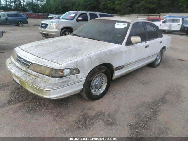 1996 FORD CROWN VICTORIA LX VIN: 2FALP74W1TX127495