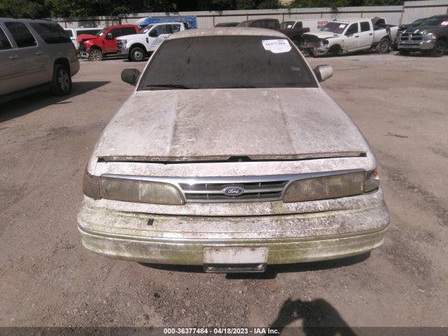 1996 FORD CROWN VICTORIA LX VIN: 2FALP74W1TX127495
