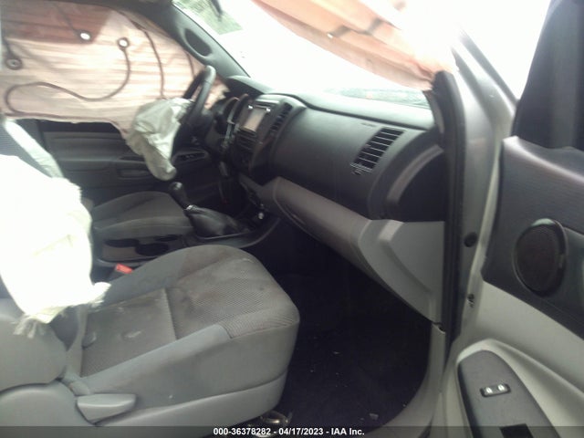 2015 TOYOTA TACOMA VIN: 5TFUX4EN7FX033618