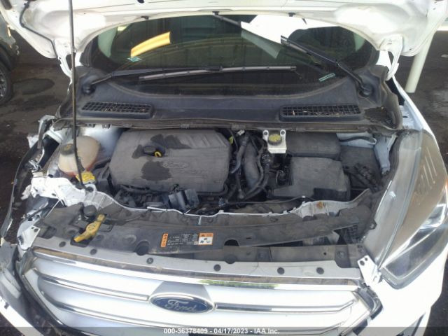 1FMCU9HD8JUC60116 Ford ESCAPE SEL
