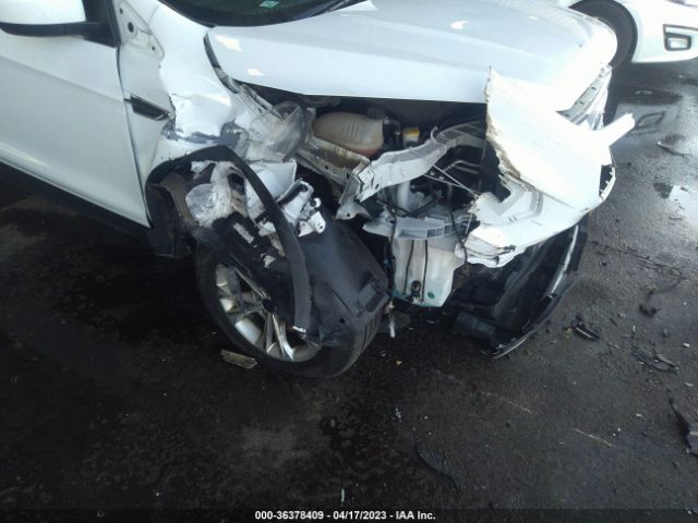 1FMCU9HD8JUC60116 Ford ESCAPE SEL