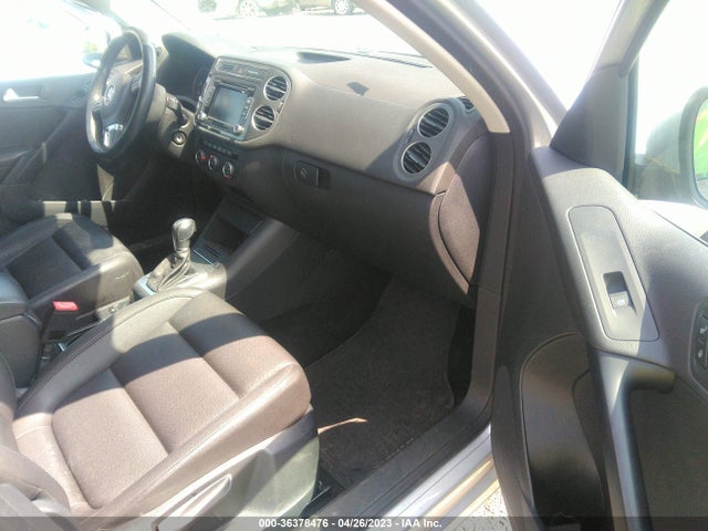 WVGAV7AX3FW514033 Volkswagen TIGUAN SE