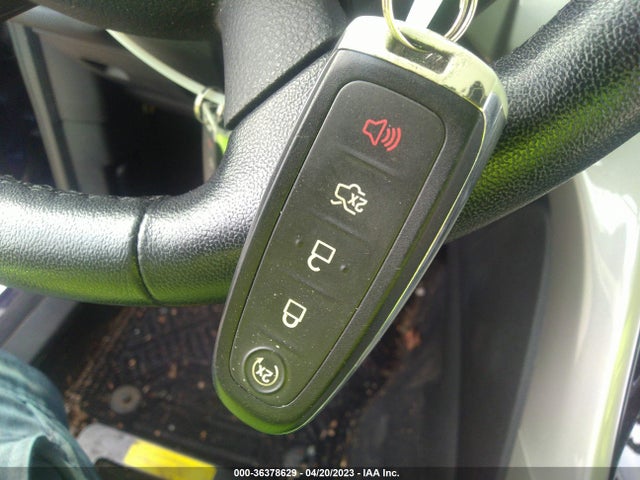 2016 Ford C-Max, VIN: 1FADP5CU0GL102776