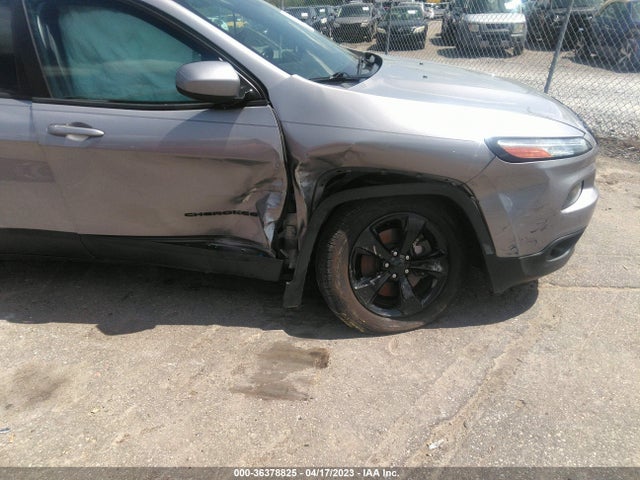 1C4PJMCXXJD508482 Jeep Cherokee Latitude