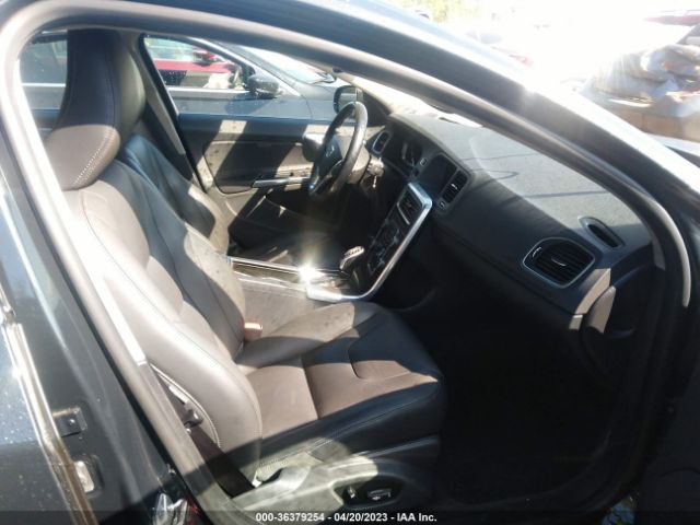 YV126MEB1F1208023 Volvo V60 T5 Premier