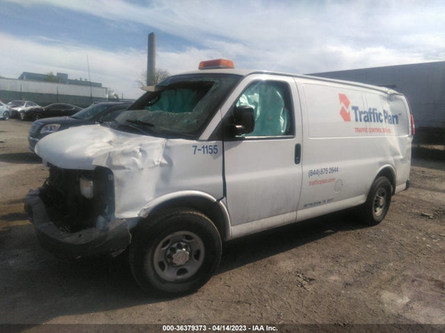 Chevrolet EXPRESS CARGO VAN 2016 1GCWGAFF6G1320063 Image 2