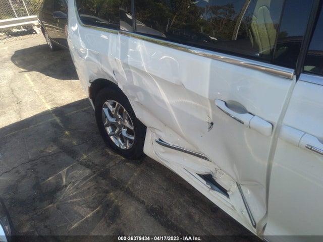 Chrysler Pacifica Limited 2017 2C4RC1GG1HR514822 Image 6