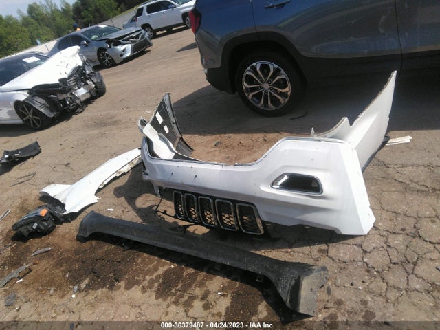 1C4RJEAG4JC412273 Jeep Grand Cherokee Laredo E