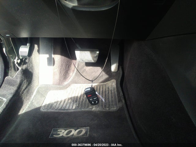 Chrysler 300 300c 2017 2C3CCAEGXHH564427 Image 11