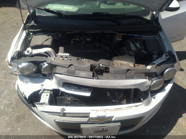 Chevrolet SONIC LT 2015 1G1JC5SH5F4174877 Image 10