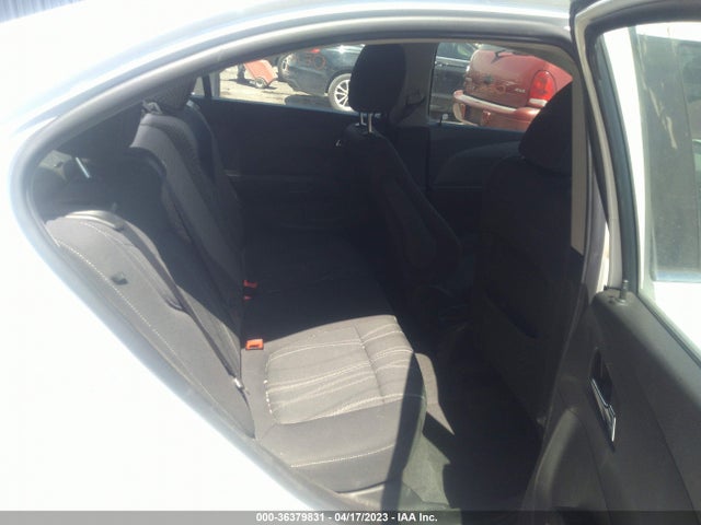 Chevrolet SONIC LT 2015 1G1JC5SH5F4174877 Image 8
