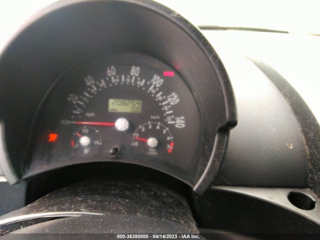 2001 VOLKSWAGEN NEW BEETLE GLS VIN: 3VWCB21C61M466524