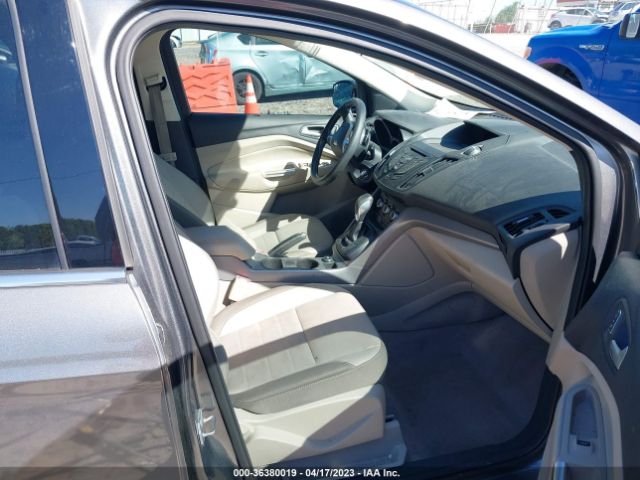 1FMCU0GX8EUC65233 Ford ESCAPE SE